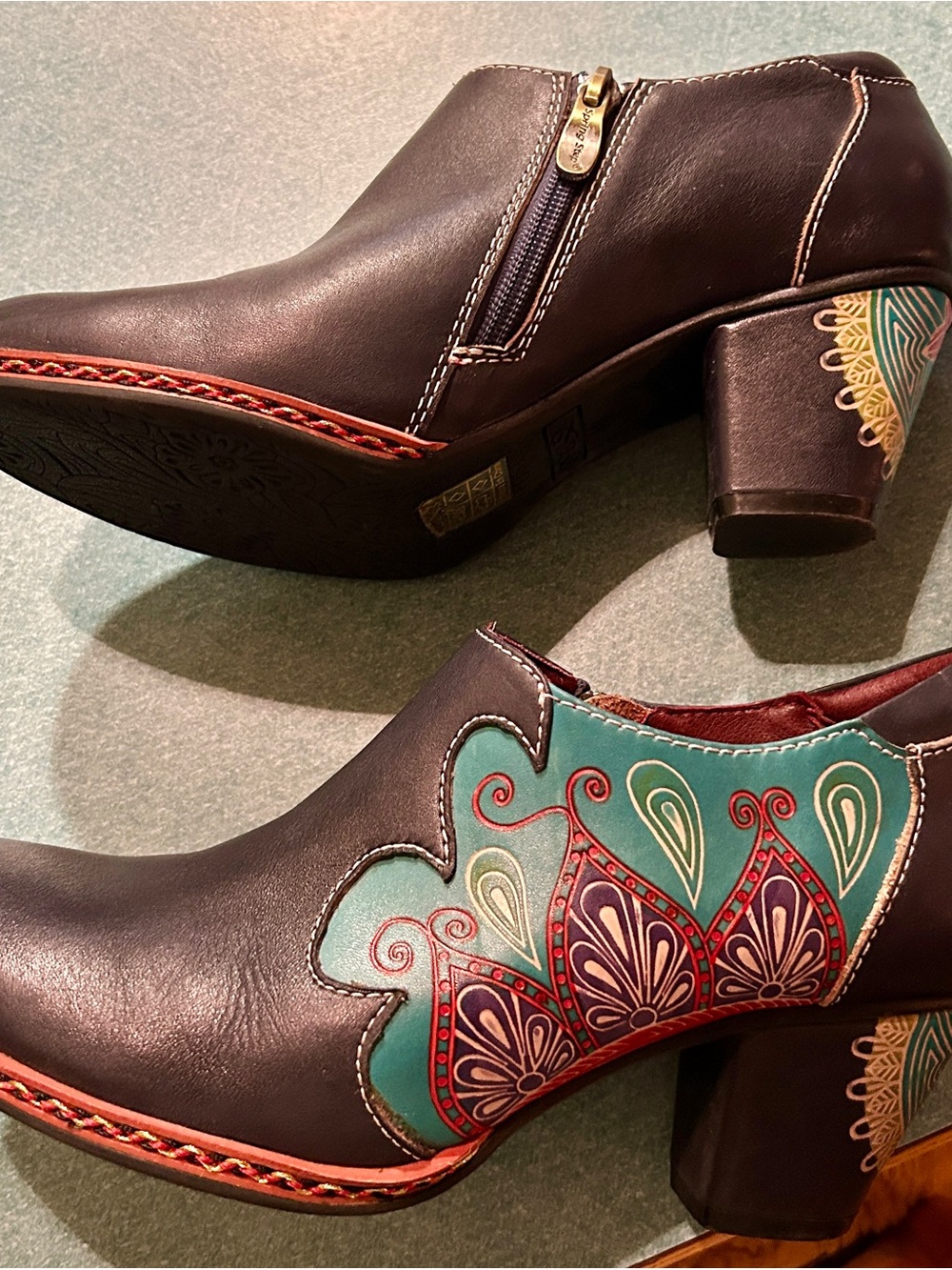 L’Artiste Spring Step Black with Colorful Southwest Design Ankle Shoes Size 8 - Picture 6 of 9